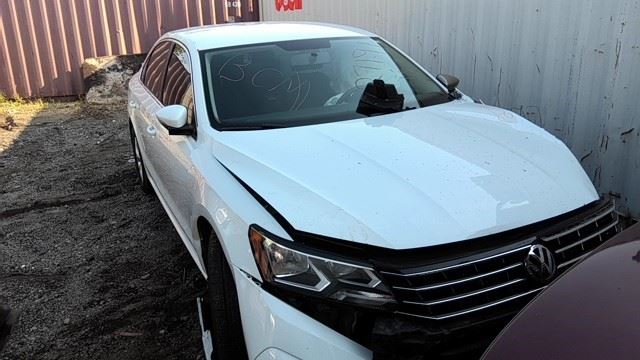 2017 VOLKSWAGEN Passat