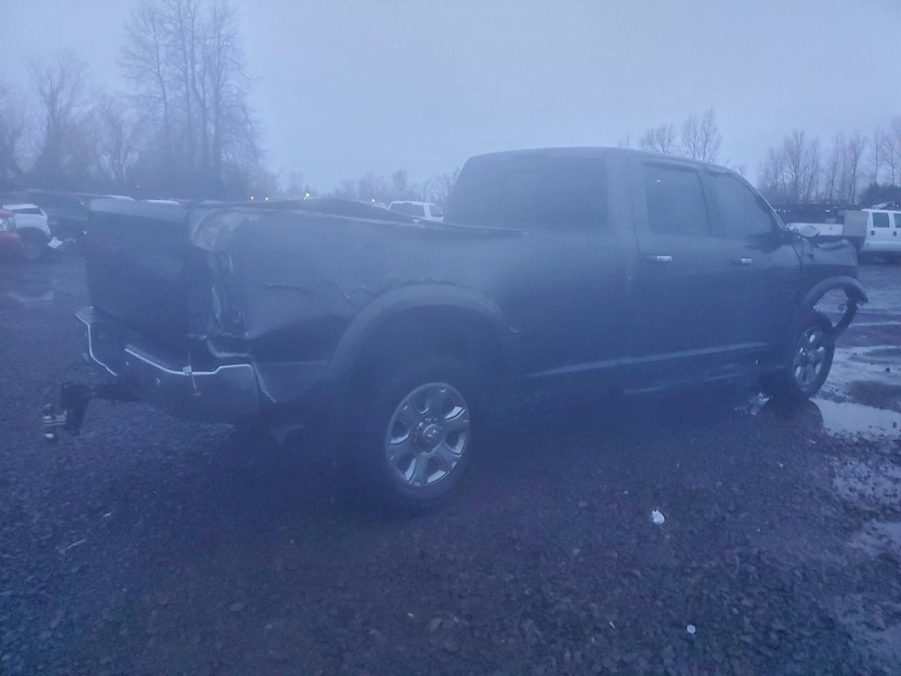 RIGHT BLK FRONT HEADREST OEM 2013 RAM2500 5NQ17XDBAA - Image 4