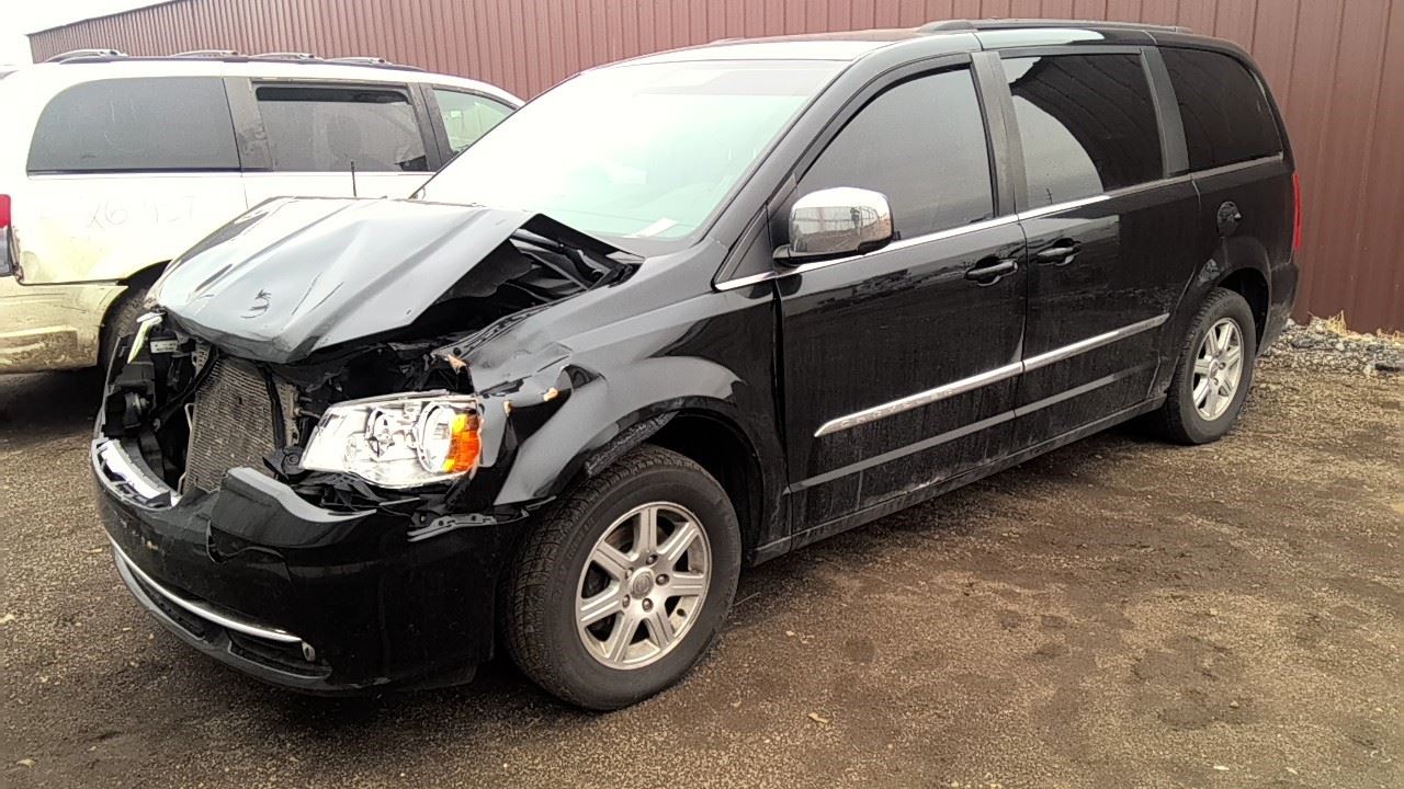 2012 CHRYSLER Town and Country