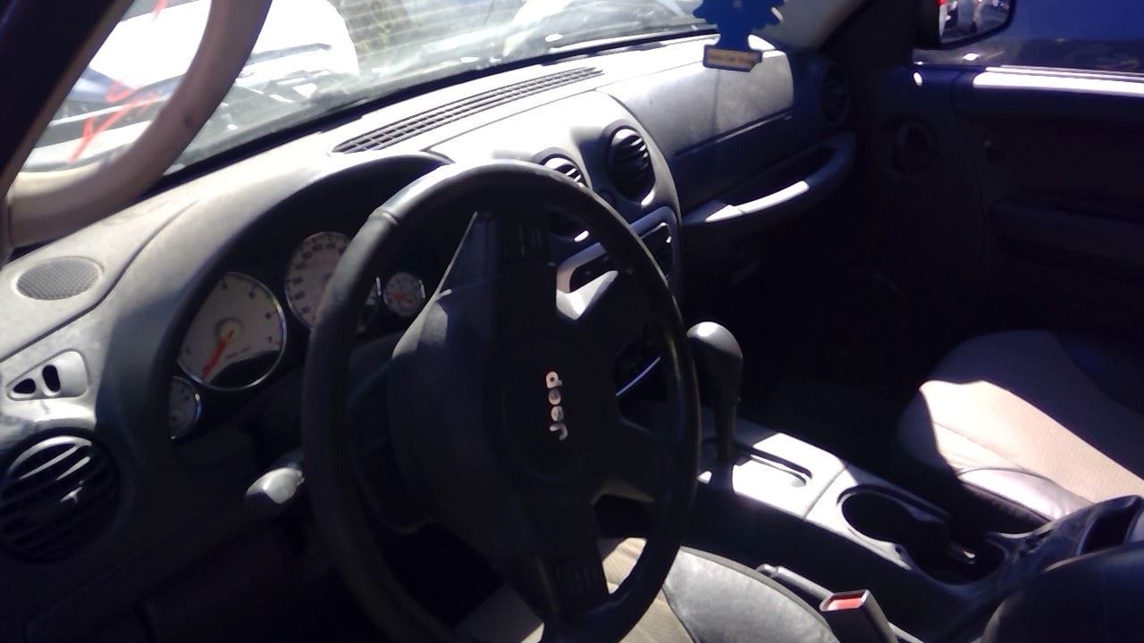 2004 JEEP Liberty