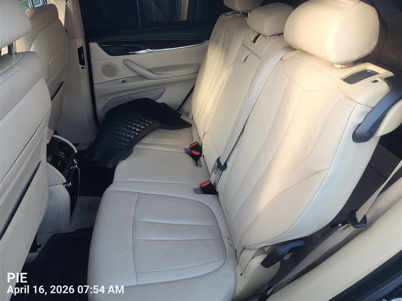 X5        2015 Headrest 11500633 - Image 4