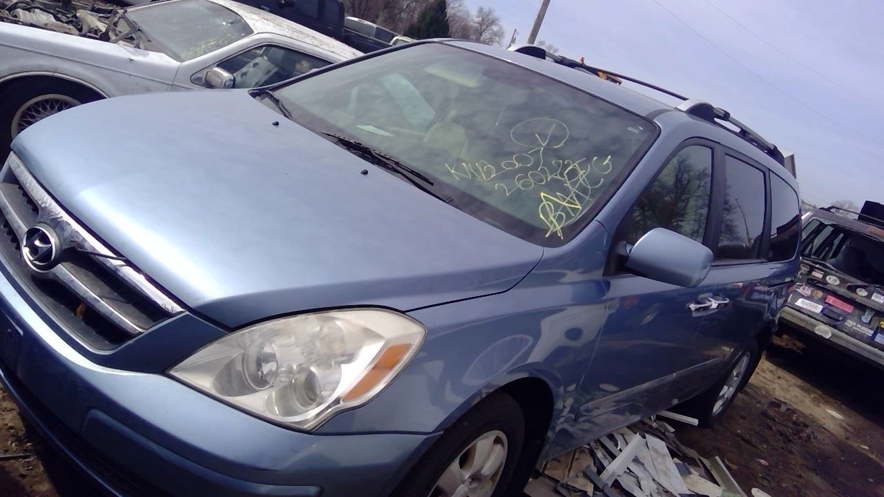 2007 HYUNDAI Entourage
