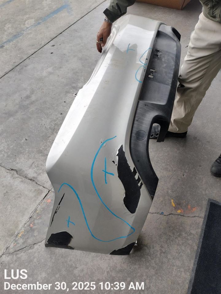 GRY REAR BUMPER ASSEMBLY OEM 09-16 HYUNDAI GENESIS - Image 5