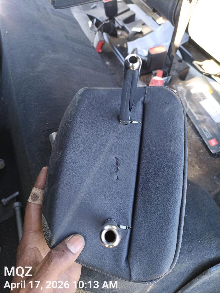 BLK REAR HEADREST OEM 2020 BMW X5 - Image 4