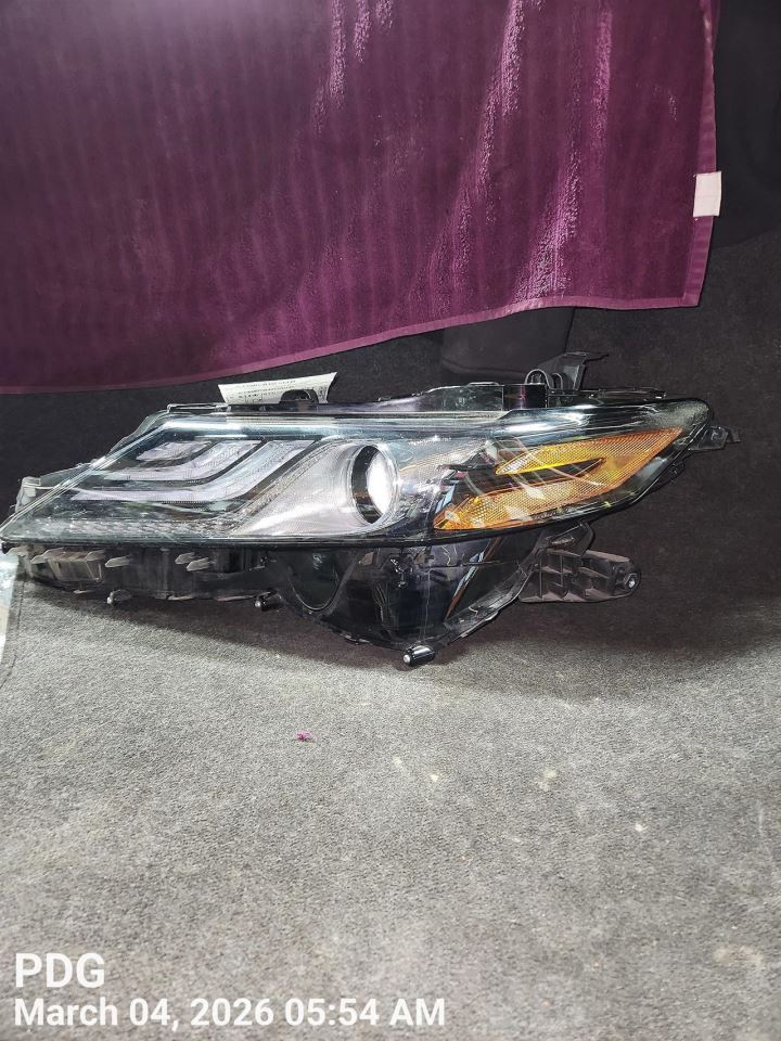 LEFT HEADLAMP ASSEMBLY OEM 18-24 TOYOTA CAMRY 1YR WRNTY - Image 1