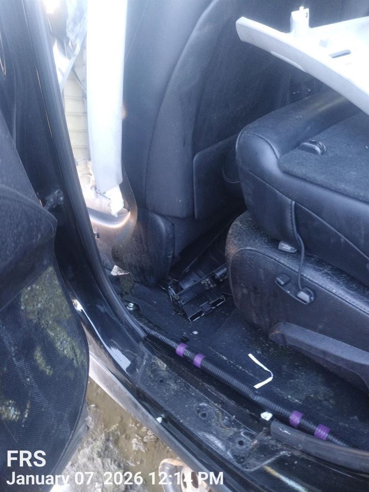 REAR DRIVER SEAT AIR BAG ONLY OEM 13-15 LEXUS RX350 739400E020 - Image 2