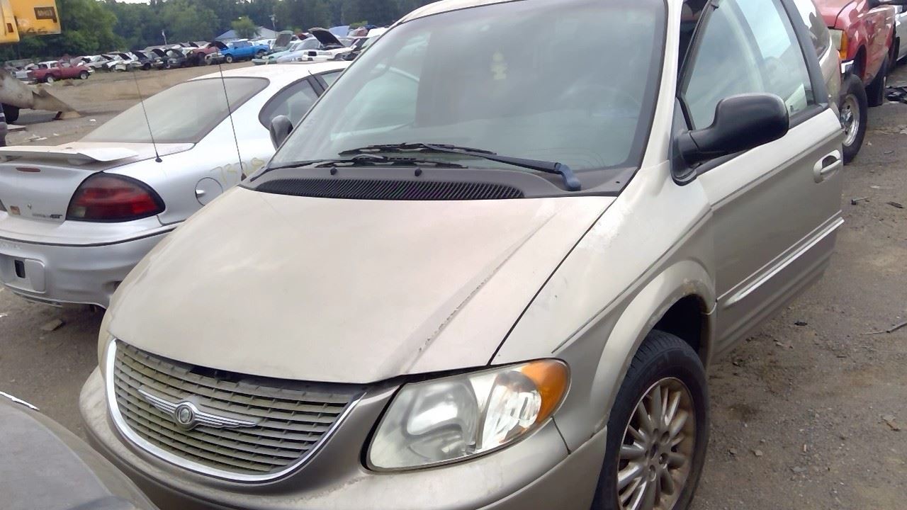 2002 CHRYSLER Town and Country
