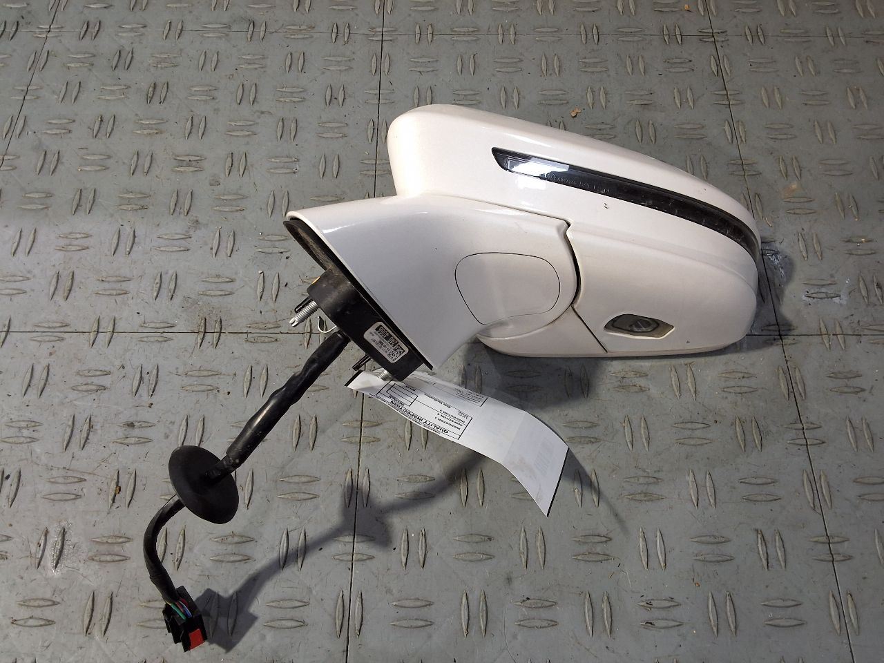 2016-2018 Lincoln MKX Driver Side View Mirror With Power Folding