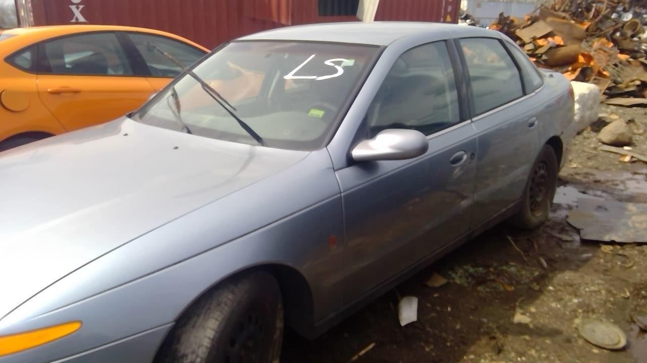 2002 SATURN LS1