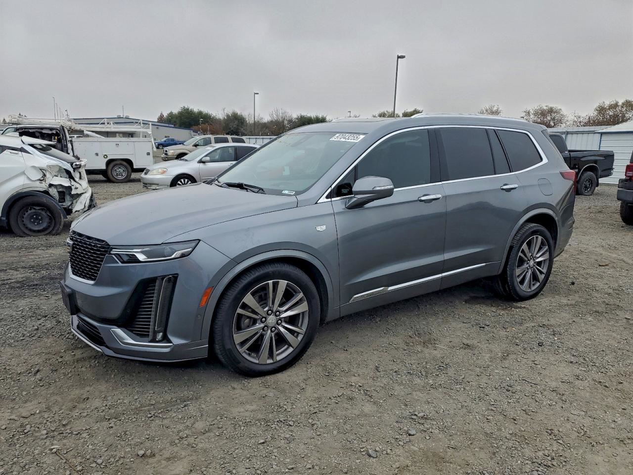 XT6       2022 Headrest 10846398 - Image 1