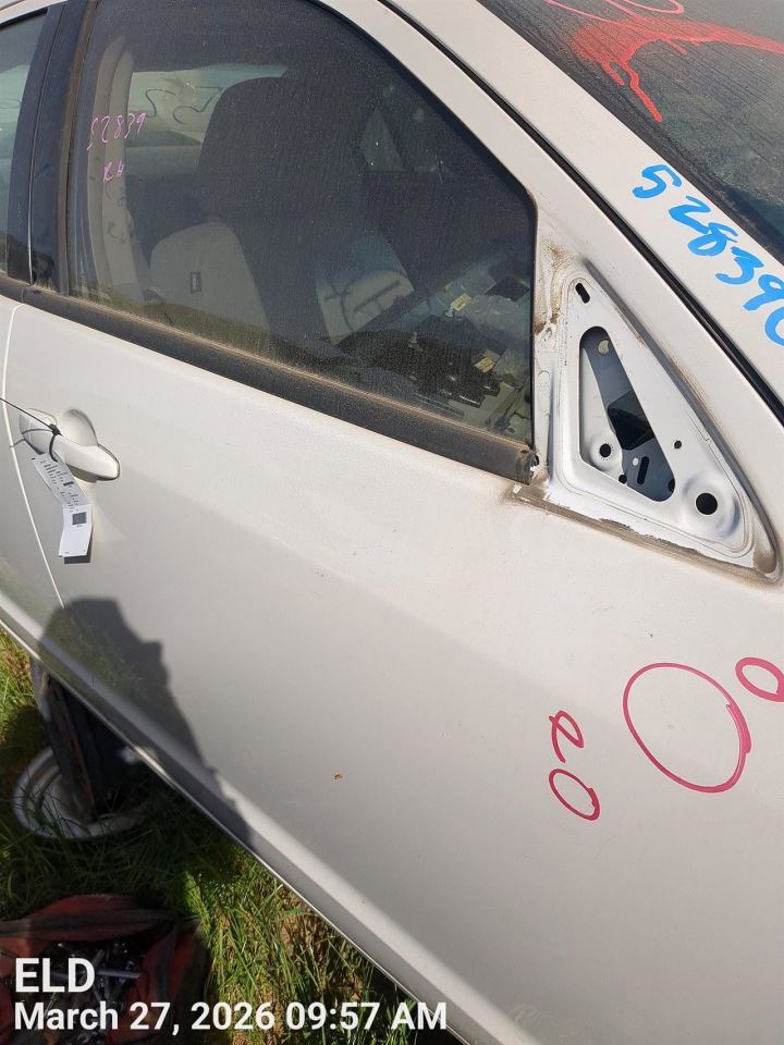 RIGHT WHT FRONT DOOR ASSEMBLY OEM 06-12 FORD FUSION - Image 1