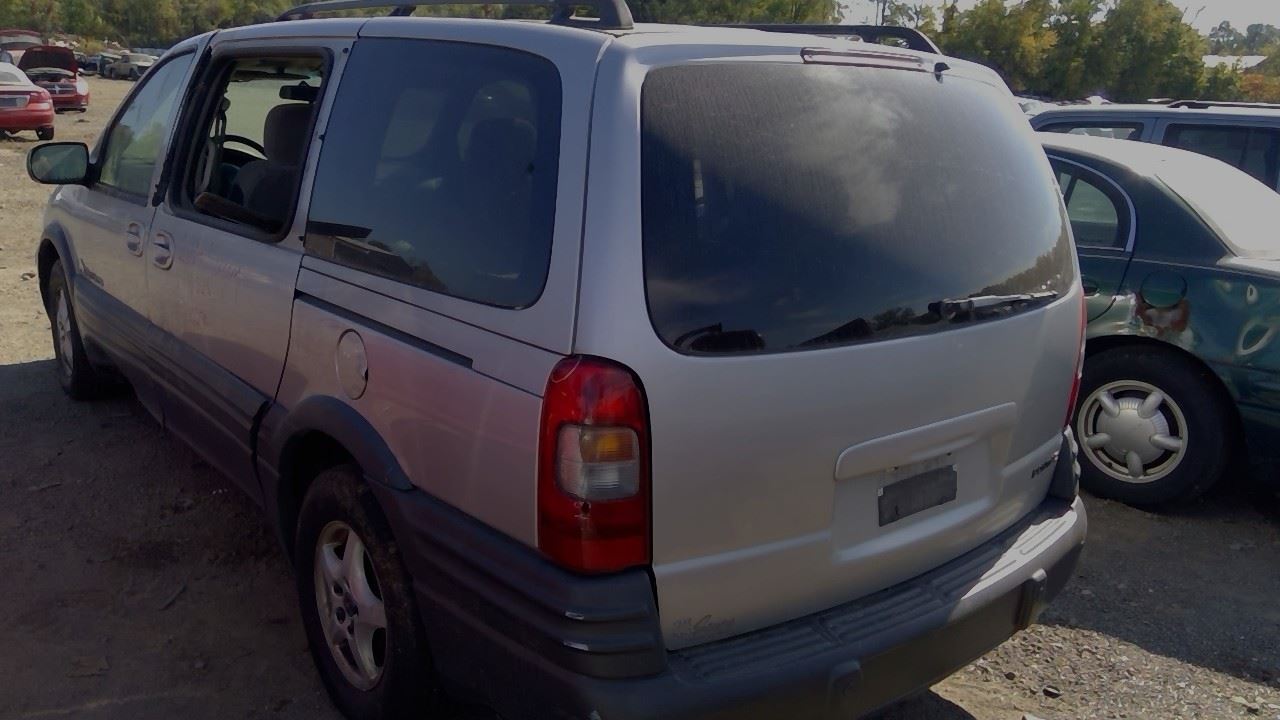 2004 PONTIAC Montana