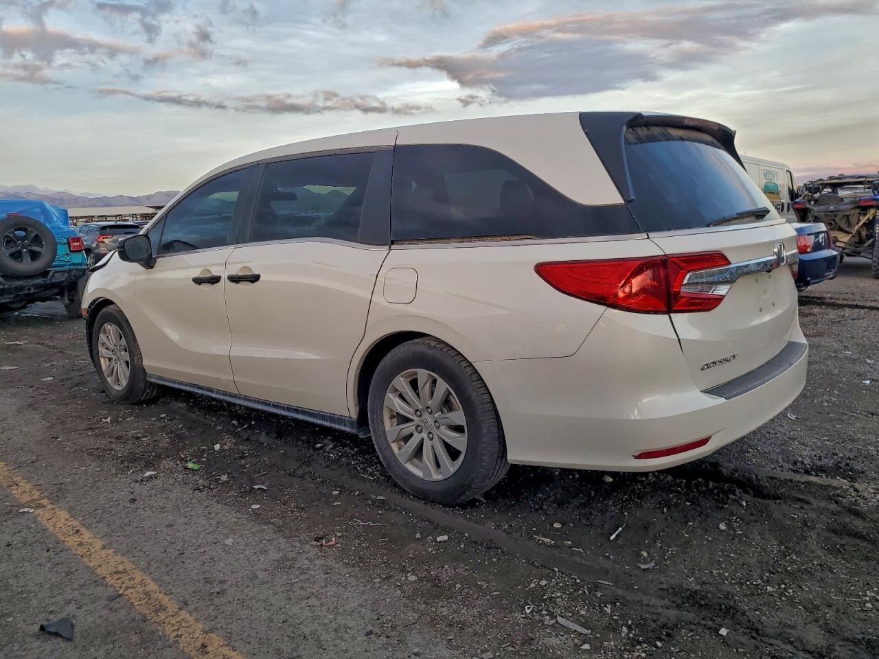 LEFT FRONT WIPER ARM OEM 2021 HONDA ODYSSEY 76600-THR-A02 - Image 2