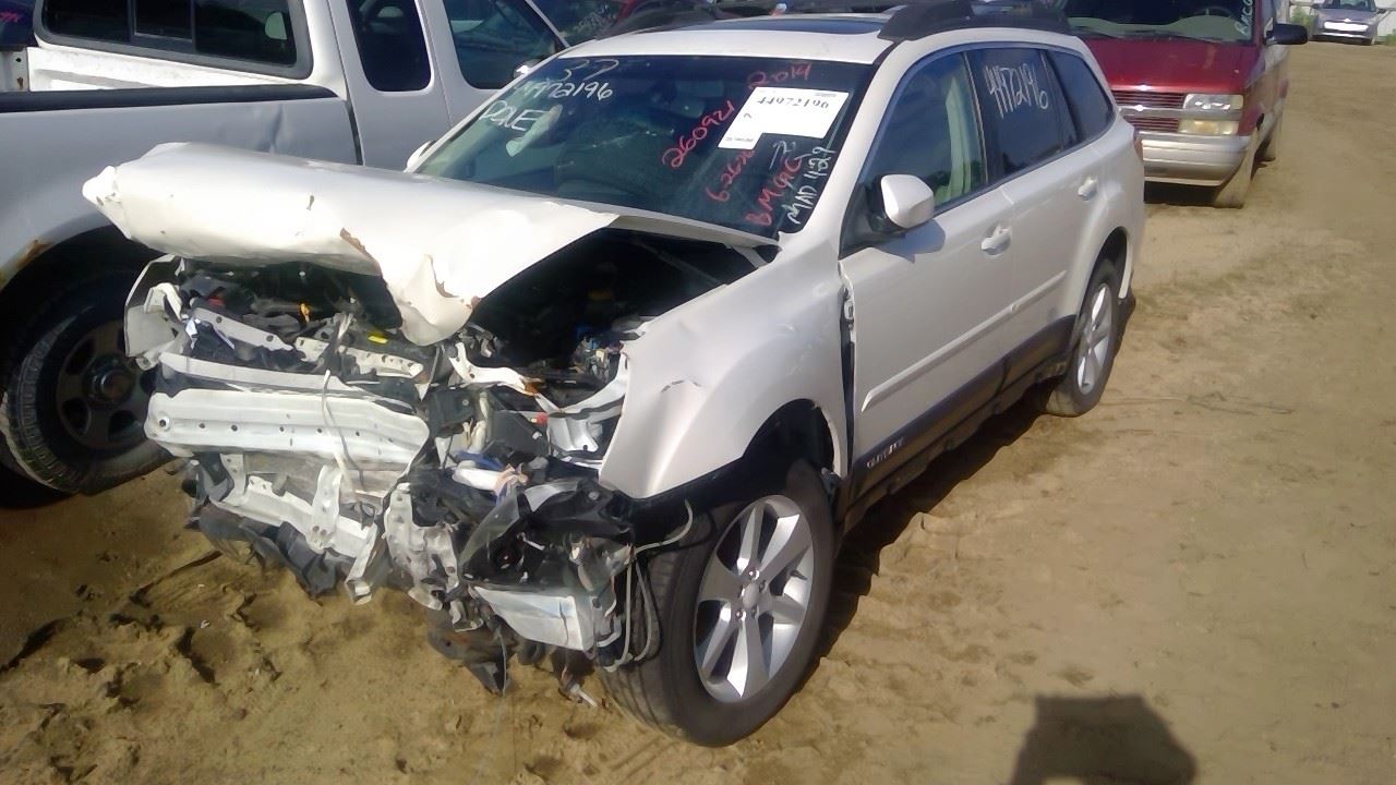 2014 SUBARU Outback