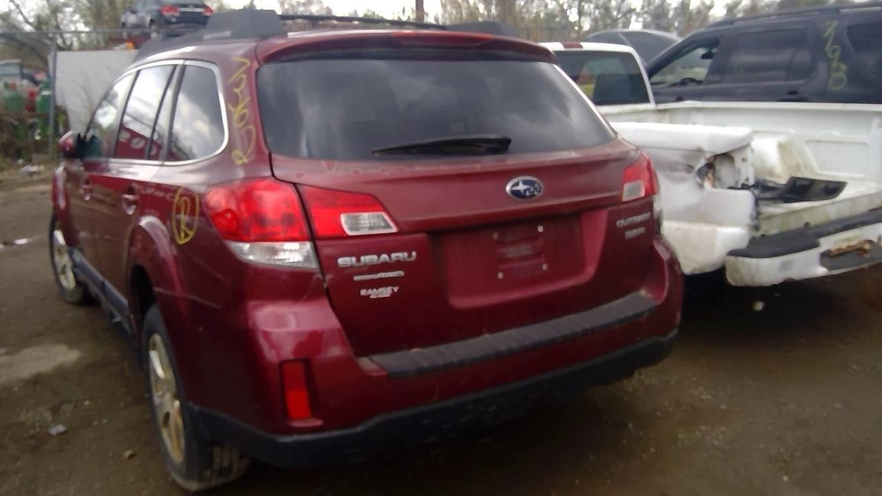 2011 SUBARU Outback