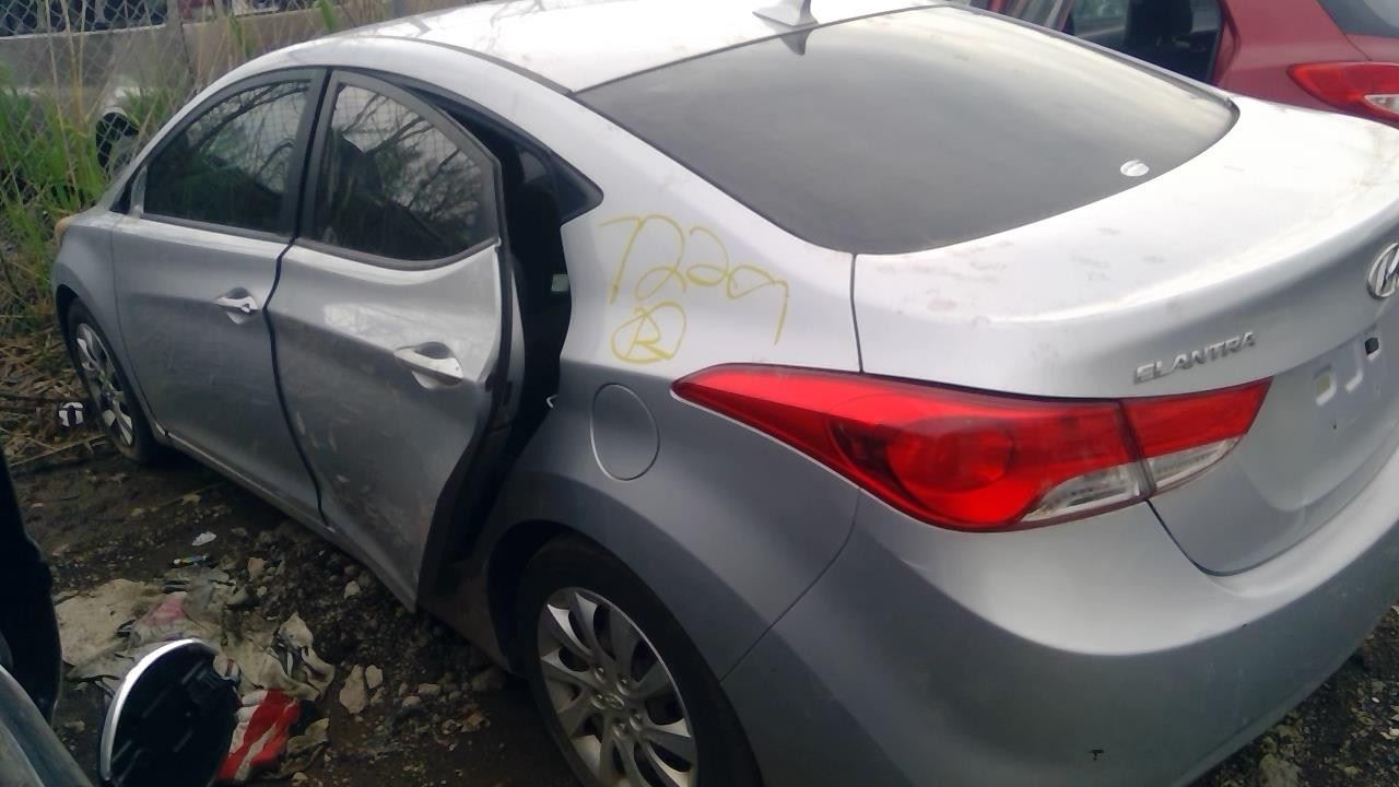 2011 HYUNDAI Elantra
