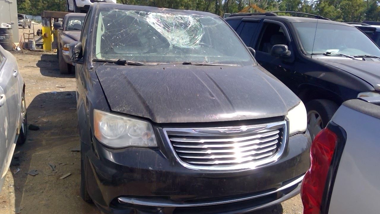 2013 CHRYSLER Town and Country