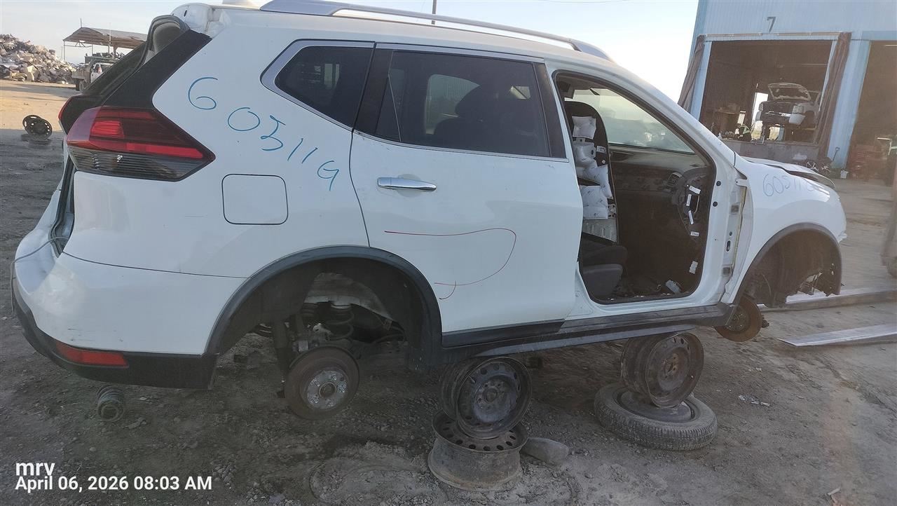 LEFT BLK FRONT HEADREST OEM 2017 NISSAN ROGUE 864005HK0A - Image 5