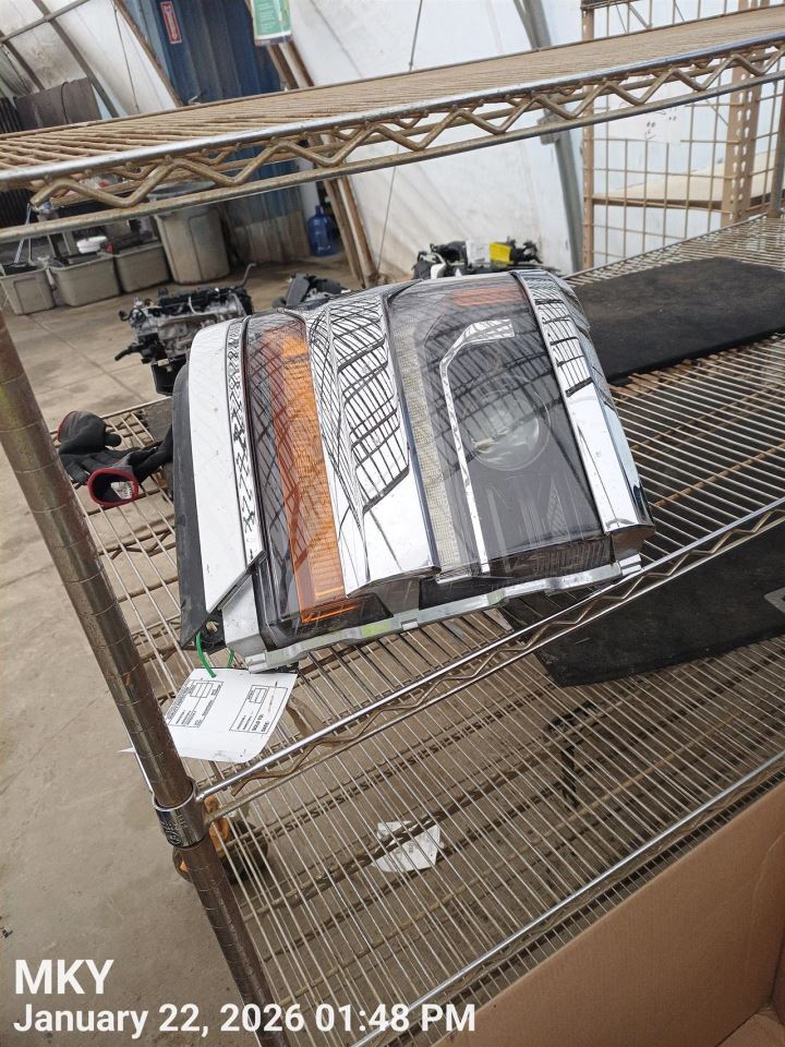 RIGHT HEADLAMP ASSEMBLY OEM 16-19 CHEVROLET SILVRDO15 1YR WRNTY 84356947 - Image 1