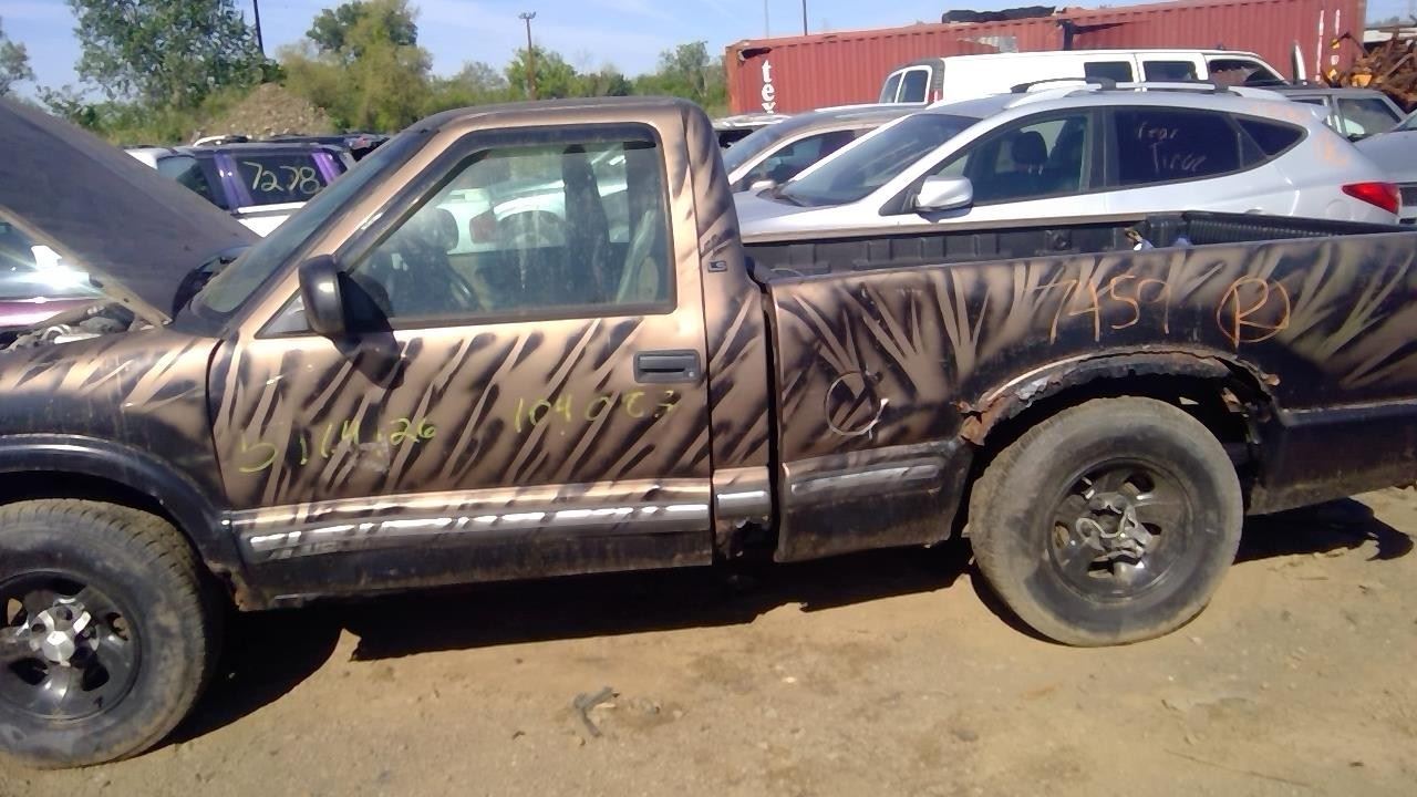 2002 CHEVROLET S10Pickup
