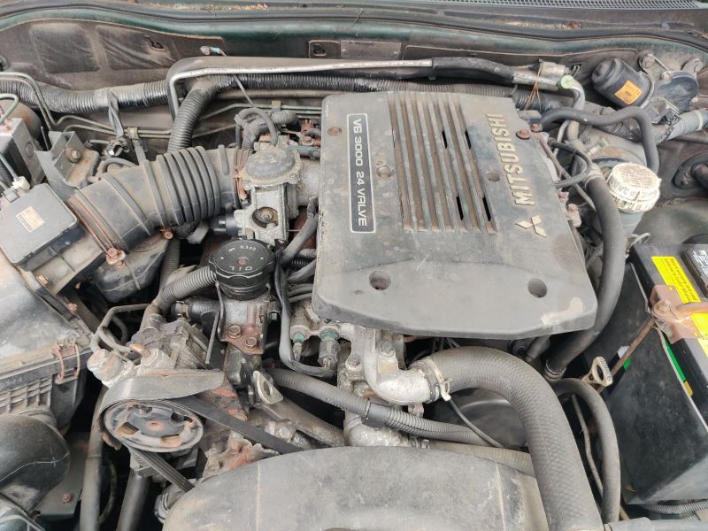 Used 2001 Mitsubishi Montero Sport Engine Engine Assembly 3.0l,