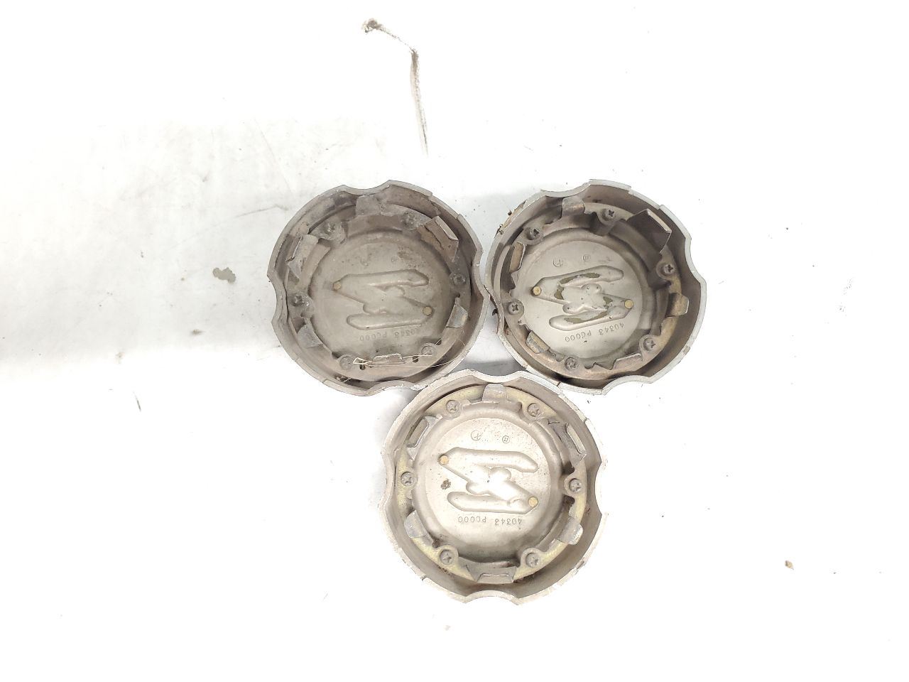 m.a.r　 1970s 80s NISSAN DATSUN SNAP ON CHROME WHEEL CENTER CAP 3
