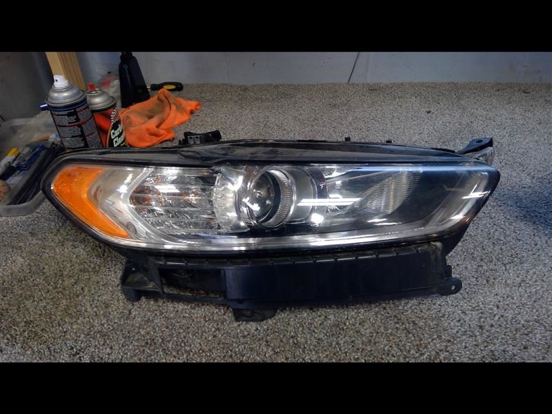 Used 2013 Ford Fusion Lights Headlamp Right (halogen), R. Parts
