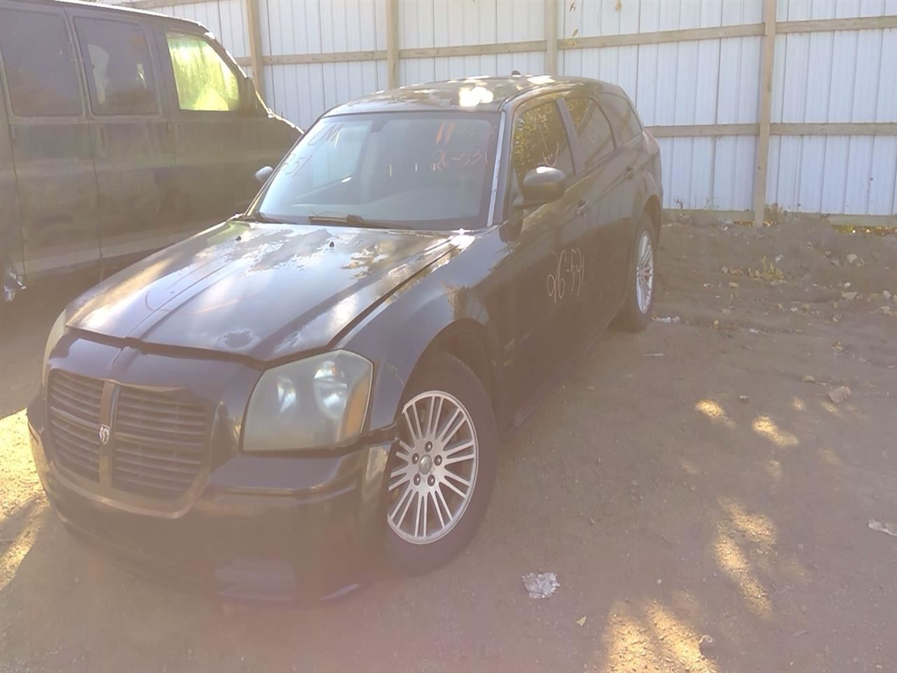 2005 DODGE Magnum