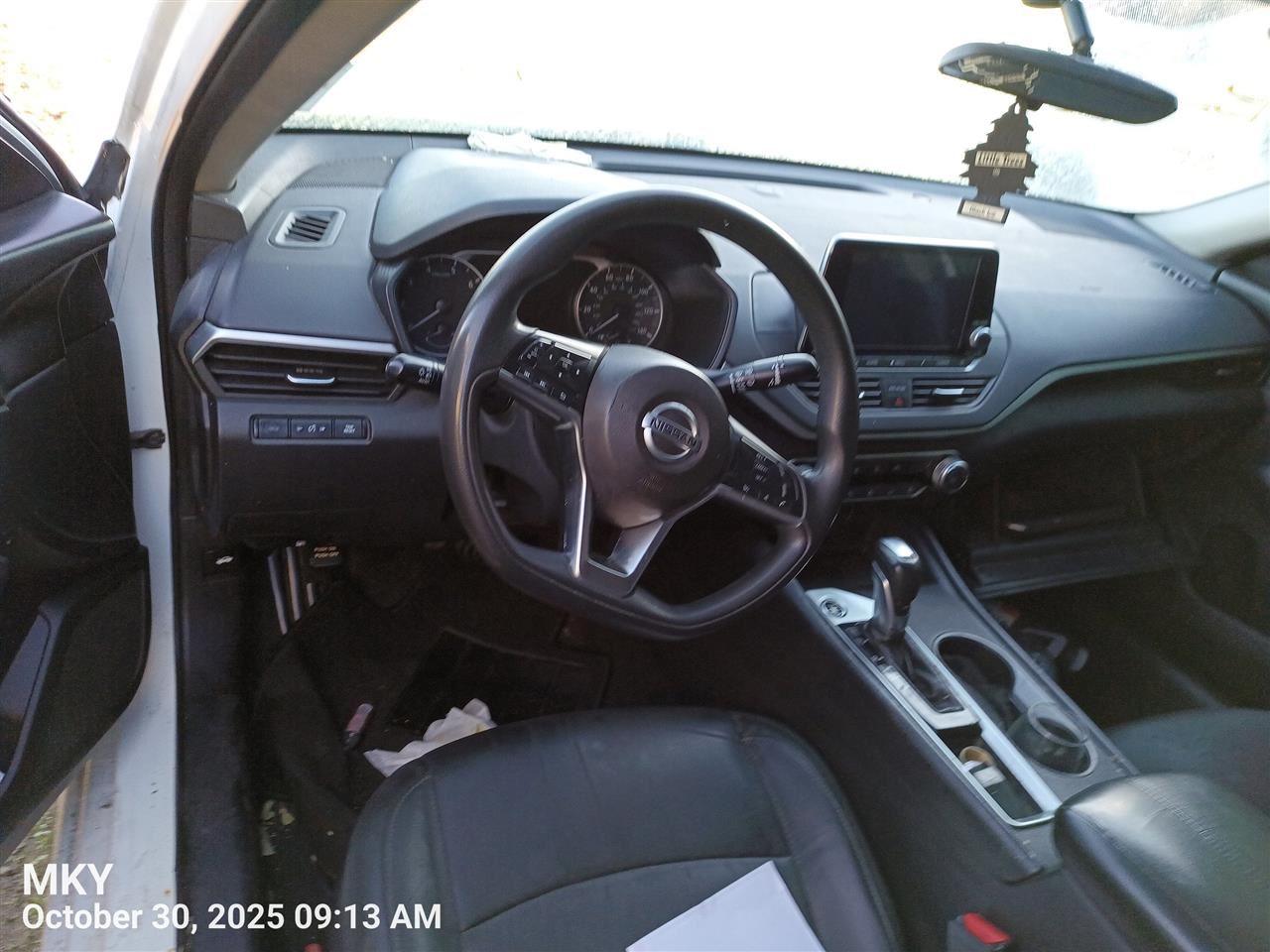 LEFT BLK FRONT HEADREST OEM 2019 NISSAN ALTIMA 864006CA0A - Image 4