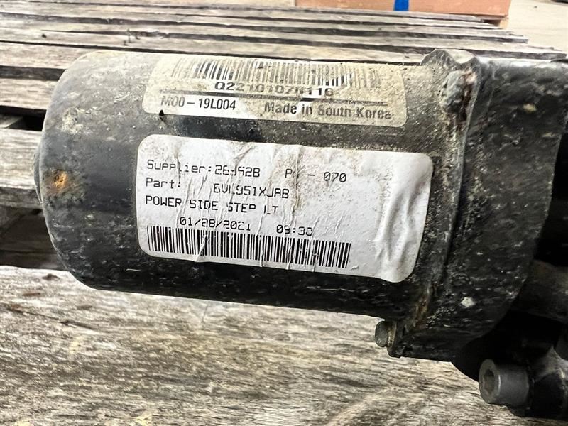 Driver Left Power Running Board 68602297AA For 22-23 Grand