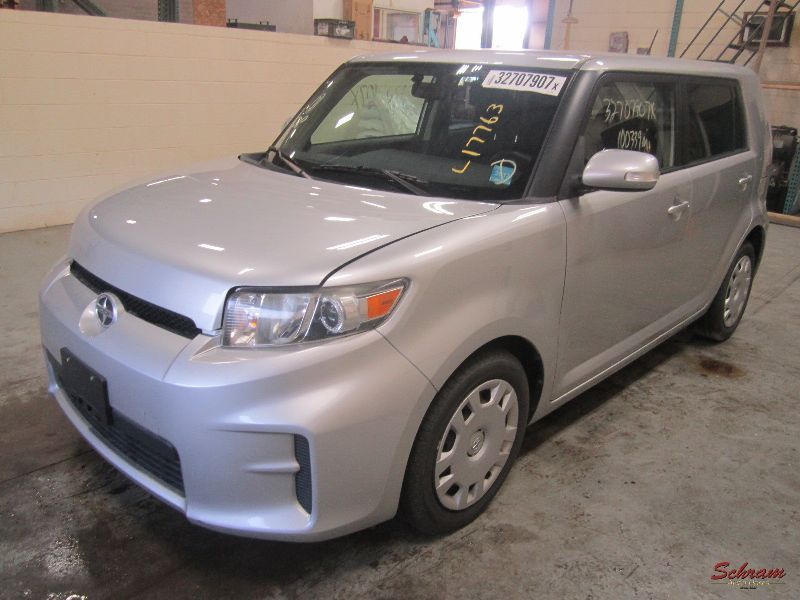 Передний бампер scion xb