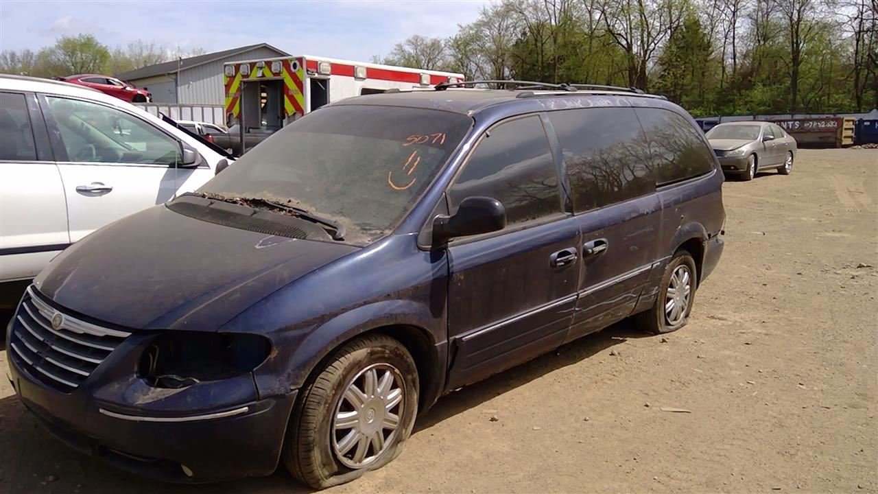 2005 CHRYSLER Town and Country