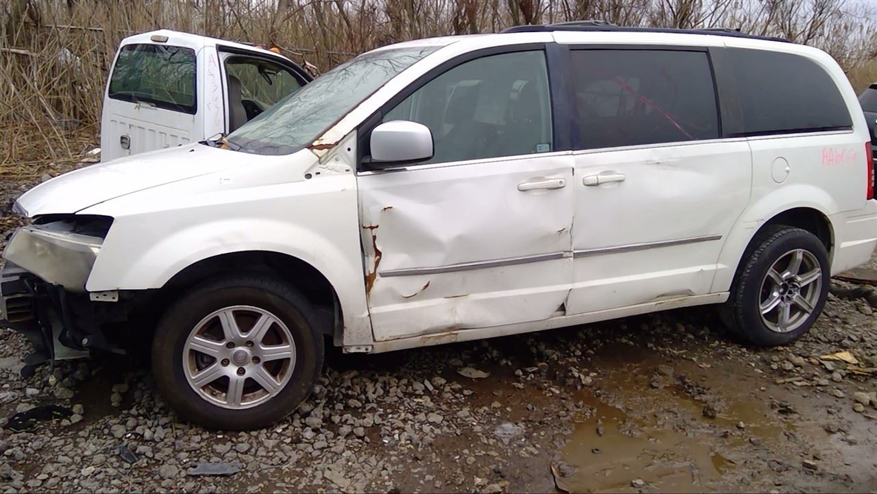 2010 CHRYSLER Town and Country
