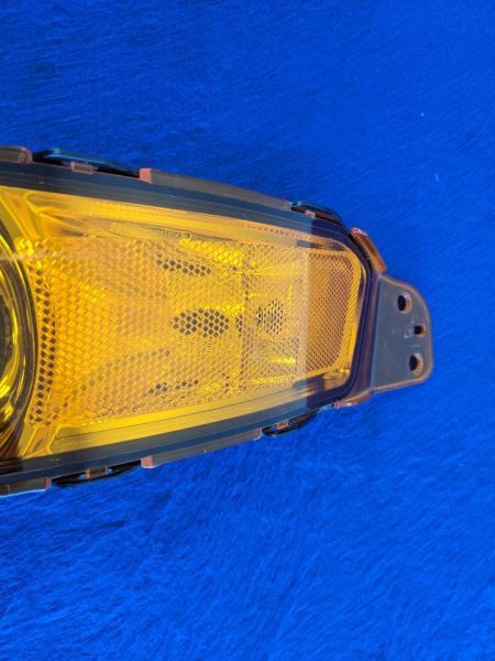 thumbnail image 2 of GTRacers Front Parking Bumper Lights – 2005-2009 Ford Mustang – Black Housing Clear Lens – Amber Reflector – Halogen 2 of 4