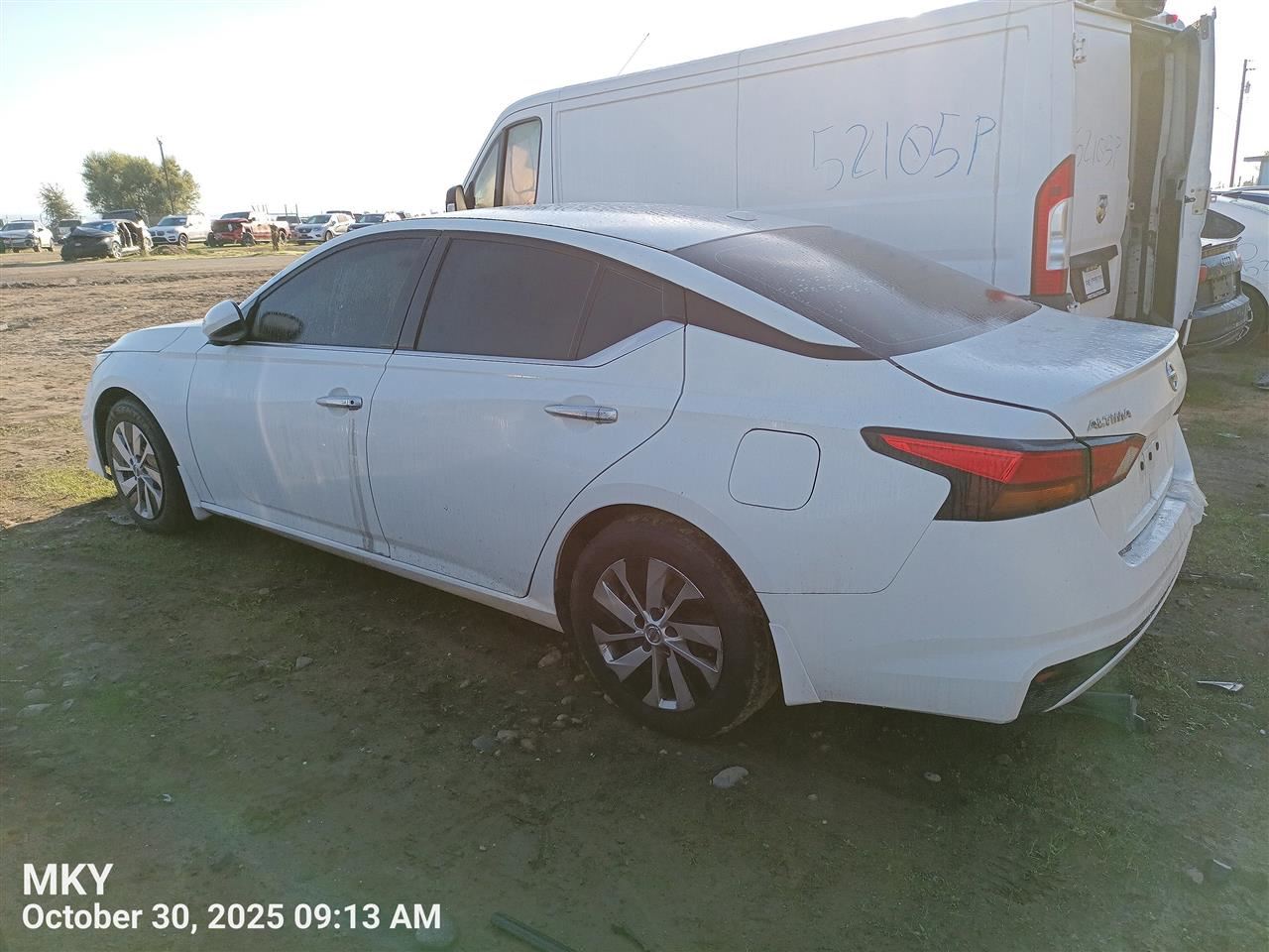 LEFT BLK FRONT HEADREST OEM 2019 NISSAN ALTIMA 864006CA0A - Image 2