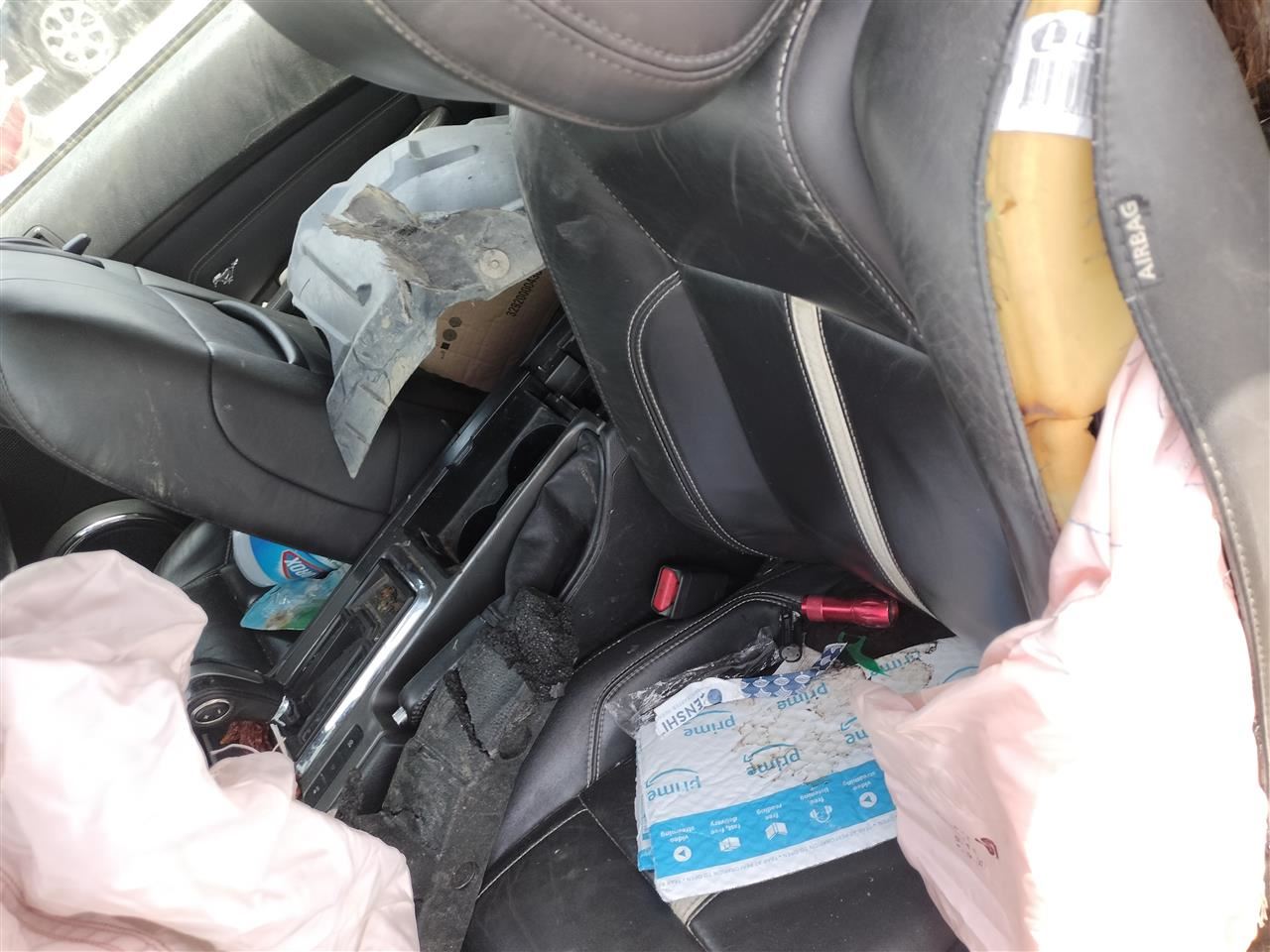 ENGINE COVER OEM 2013 FORD MUSTANG - Image 5