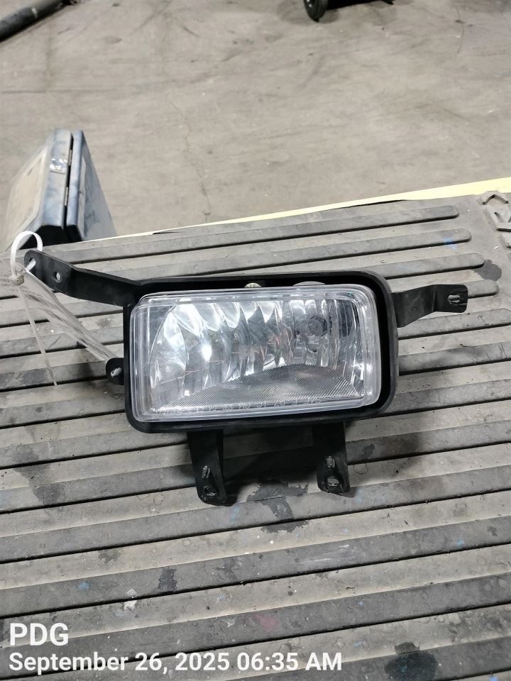 Benzeen Corner/Park Light Fog-driving Fits 15-20 SUBURBAN 1500 6813688 - Image 1