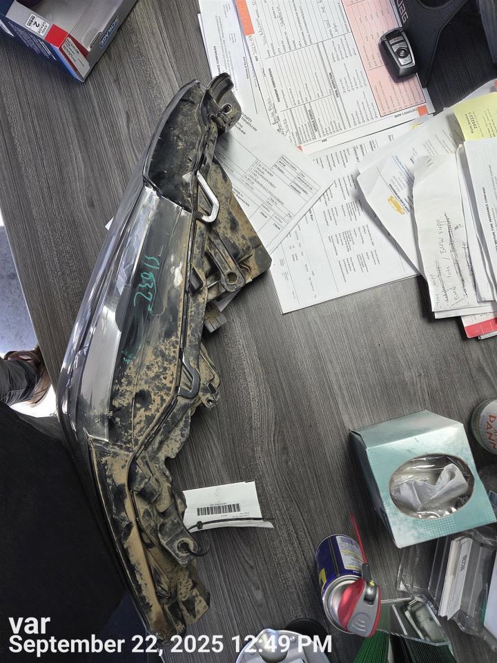 LEFT HEADLAMP ASSEMBLY OEM 18-24 TOYOTA CAMRY 1YR WRNTY - Image 1