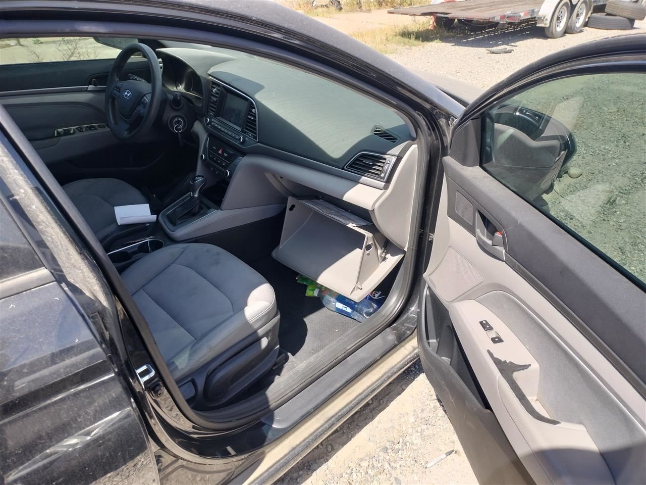 LEFT GRY REAR HEADREST OEM 2017 HYUNDAI ELANTRA - Image 4