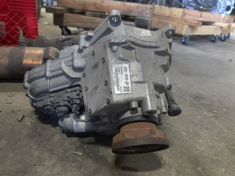 2016-2018 Jaguar XF Transfer Case Assembly 3.0L T2H28149 OEM. - Image 3