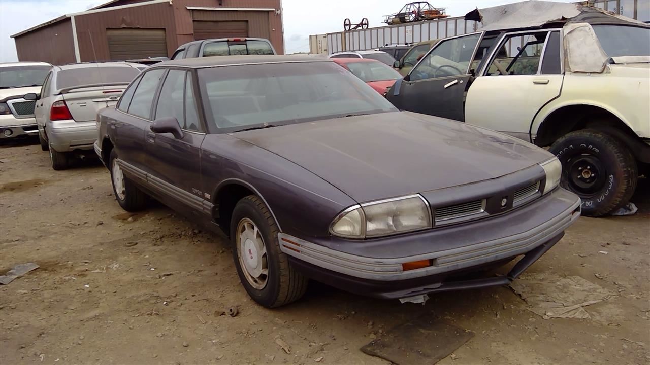 1993 OLDSMOBILE Eighty Eight (88)