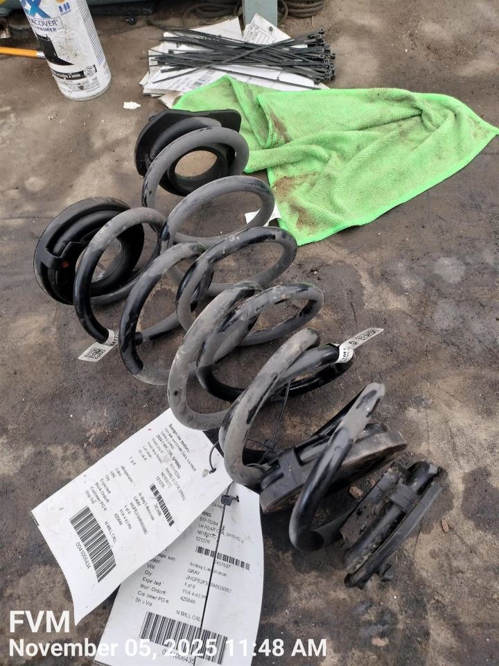 RIGHT REAR COIL/AIR SPRING OEM 22-25 HONDA CIVIC 1YR WRNTY 52441T20A21 - Image 1