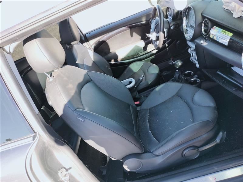 2010   Mini Clubman Black Passenger Rear Seat Belt Assembly 72112753561 OEM.   - Image 5