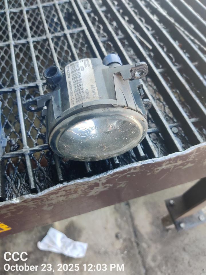 Corner/Park Light Fog-driving Fits 12-21 NV 3500 7529489 - Image 2