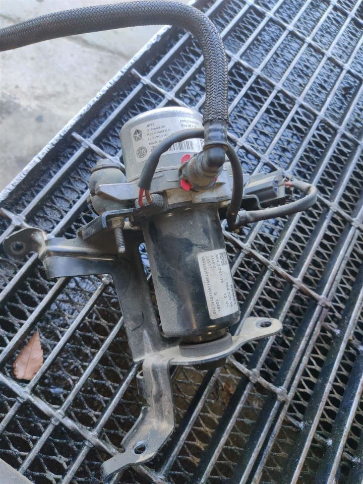 Benzeen AIR INJECTION PUMP OEM 17-19 CHRYSLER PACIFICA 1YR WRNTY 68274999AD - Image 1