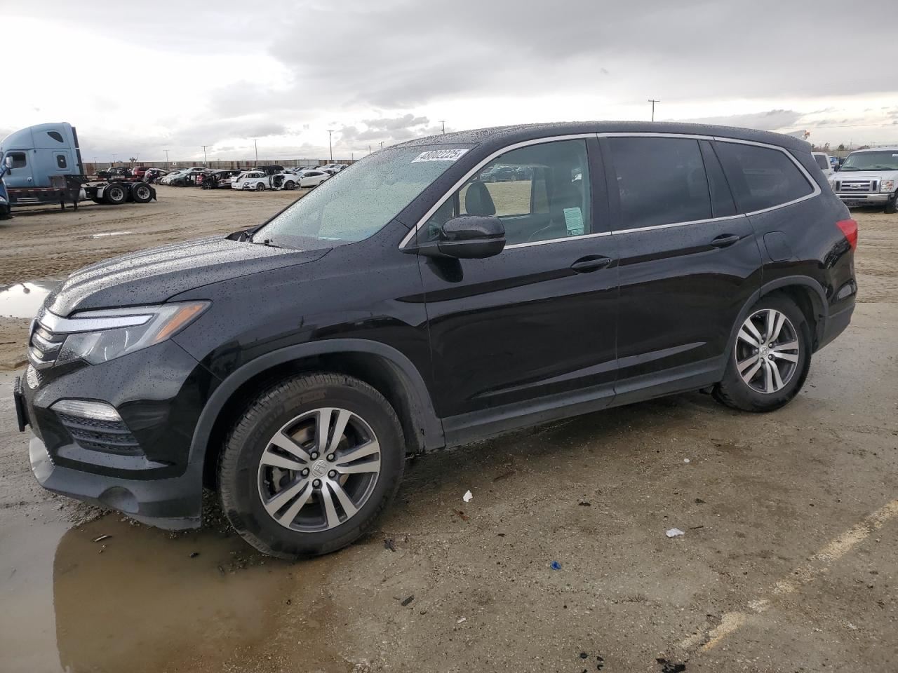 Benzeen 2017 Valance Rear 5815840 - Image 1