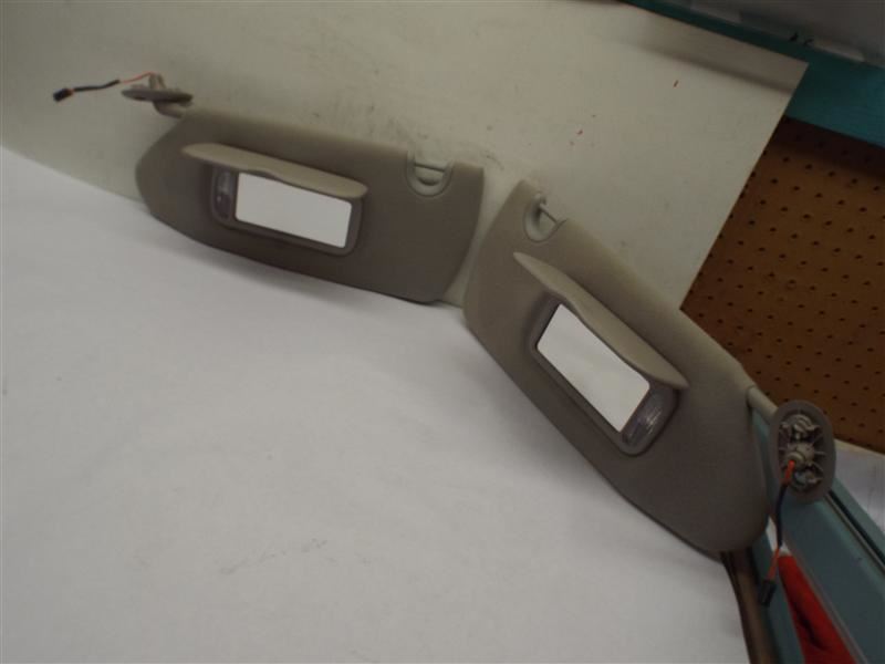 Driver-Left-Sun-Visor-With-Illumination-Fits-04-07-CARAVAN-215048