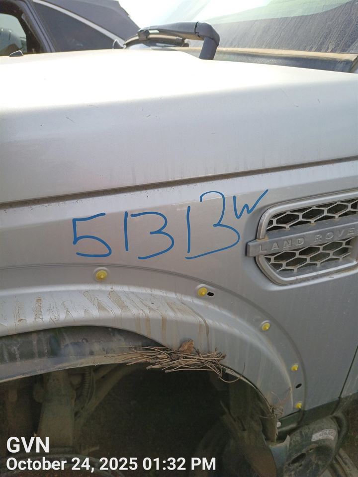 LEFT FENDER FLARE/EXT OEM 2016 LAND ROVER LR4 - Image 3