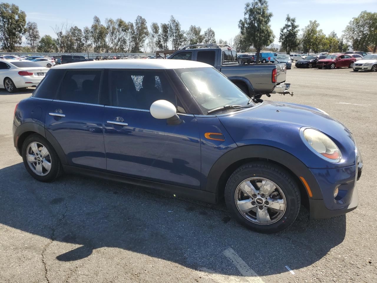 RIGHT BLK FRONT HEADREST OEM 2016 MINI MINI HT - Image 5