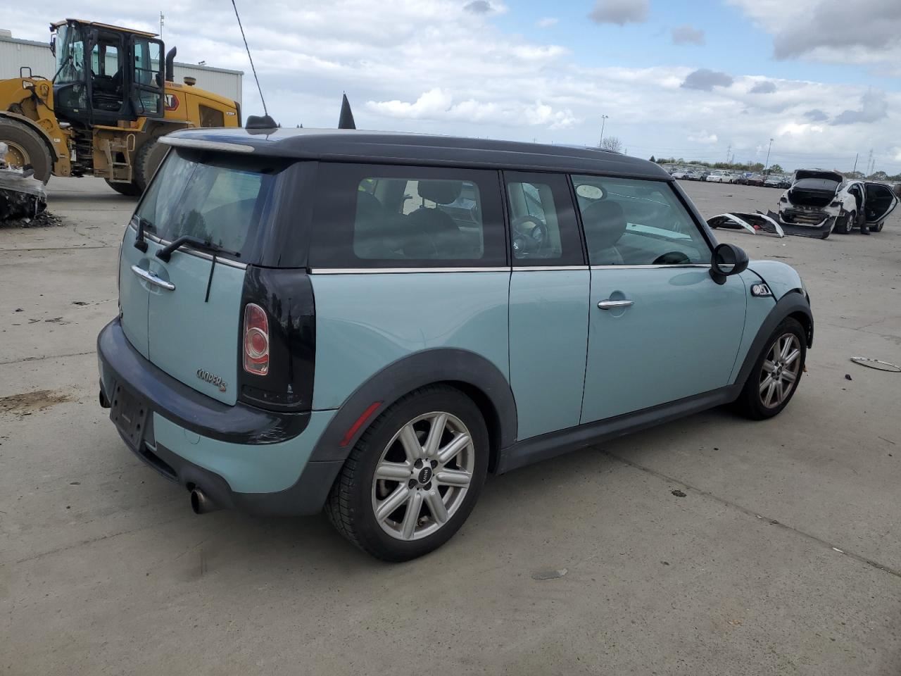 LEFT BLK FRONT HEADREST OEM 2013 MINI CLUBMAN - Image 4